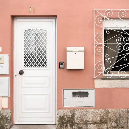 Full Townhouse Center 100m From Cascais