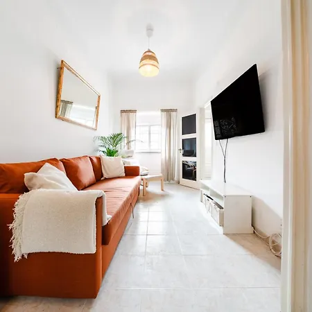 Full Townhouse Center 100m From *