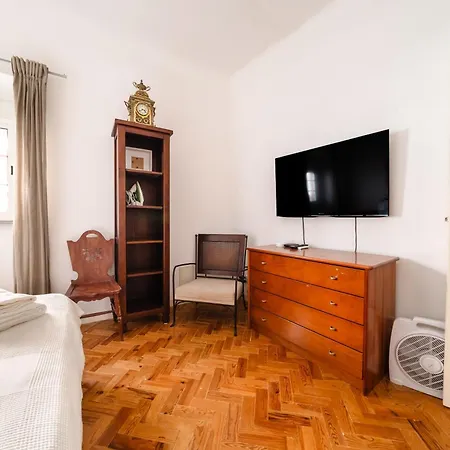 Full Townhouse Center 100m From