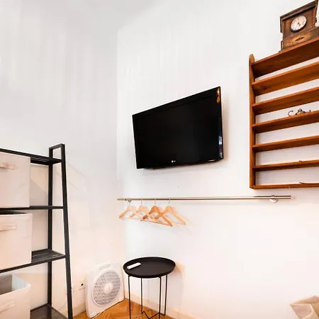 Full Townhouse Center 100m From Ferienhaus