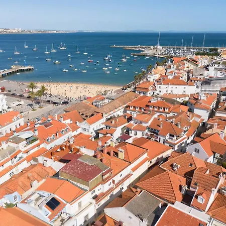 Full Townhouse Center 100m From Cascais