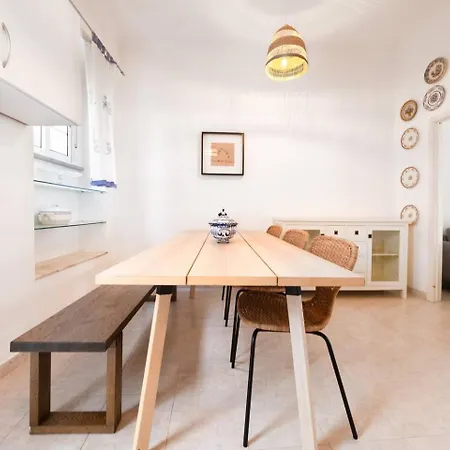 Full Townhouse Center 100m From كاسكايس